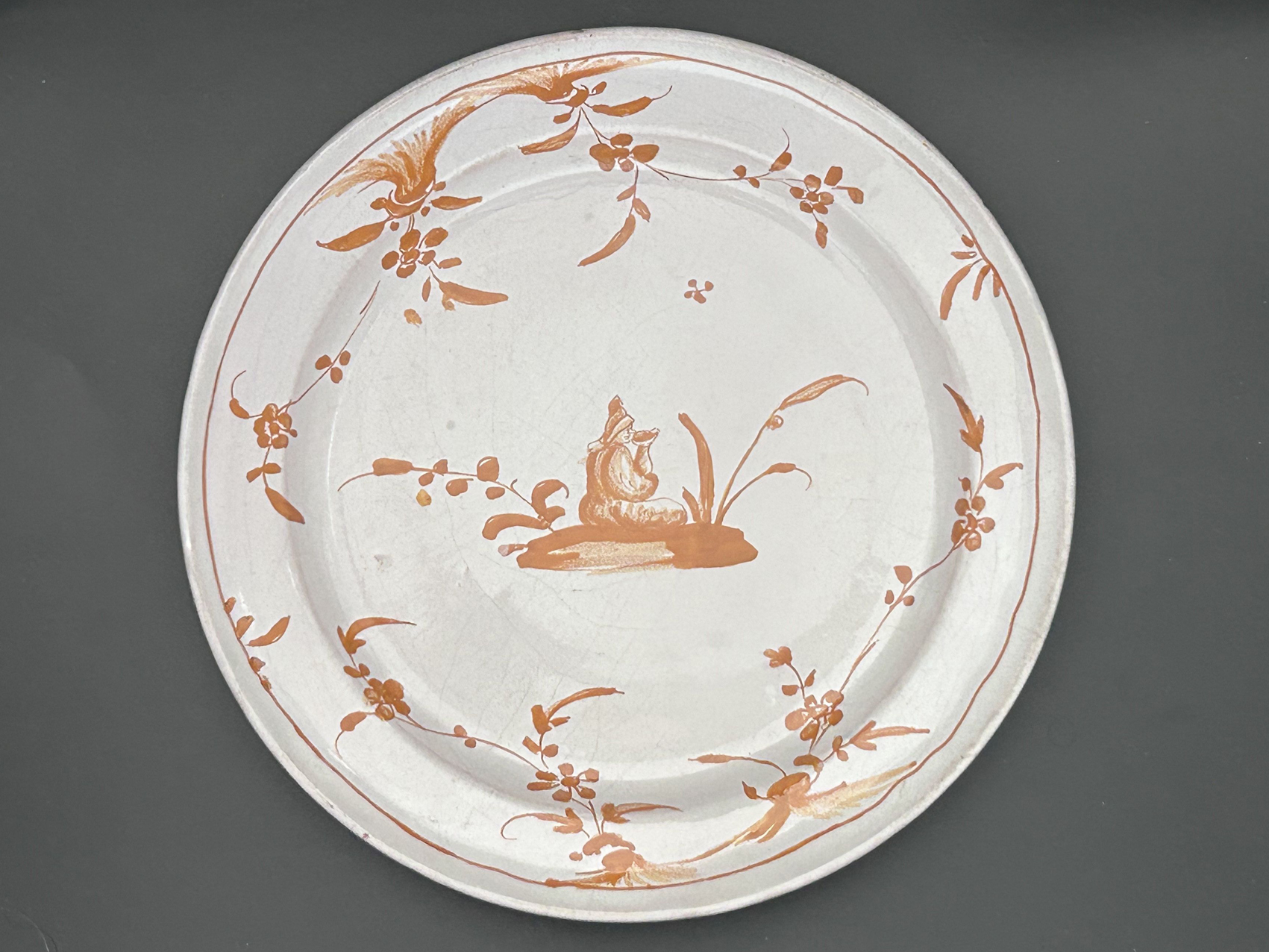 Assiette en faïence de Roanne XVIIIe