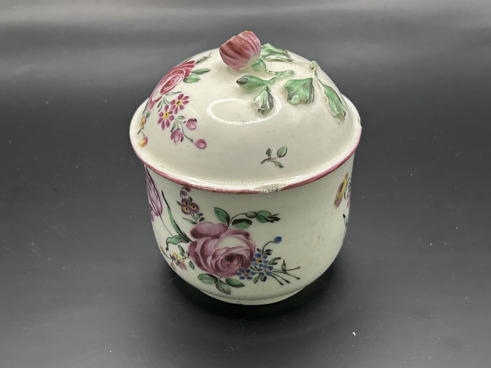 Revenir à la fiche de Sucrier Mennecy XVIIIe / Porcelaine / <br />
<b>Warning</b>:  Undefined variable $artiste in <b>/home/clients/a57d8ce971d95a0a34bc2aa86a6d6387/antiqueweb/contact/panier.php</b> on line <b>76</b><br />
